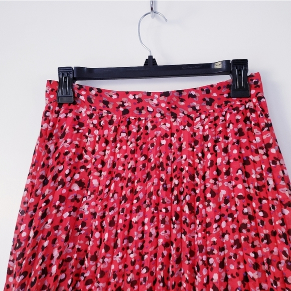 Red Pleated Skirt Size Small - Picture 2 of 6